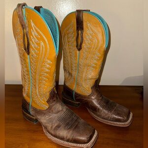 Ariat cowboy boots, yellow and brown, 8B Women’s